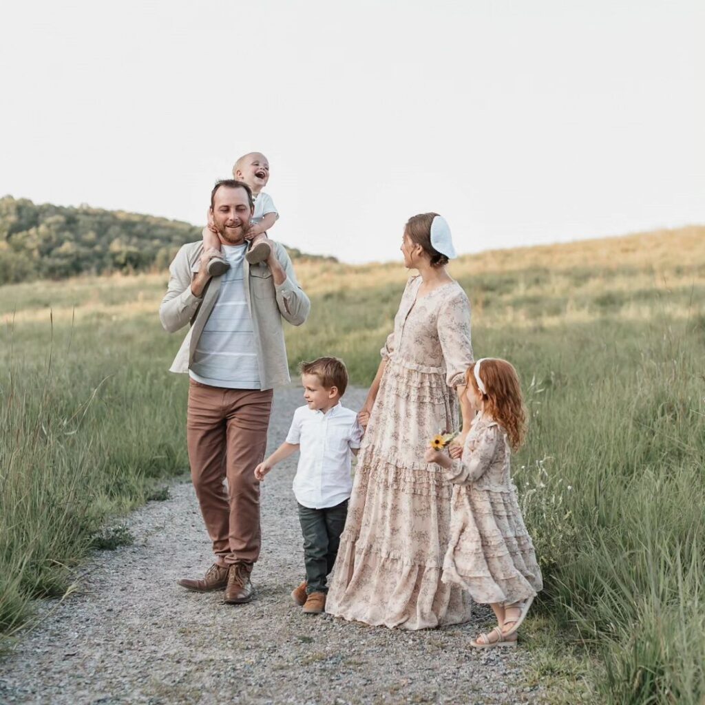 summer family photoshoot outfits and winter family photoshoot outfits