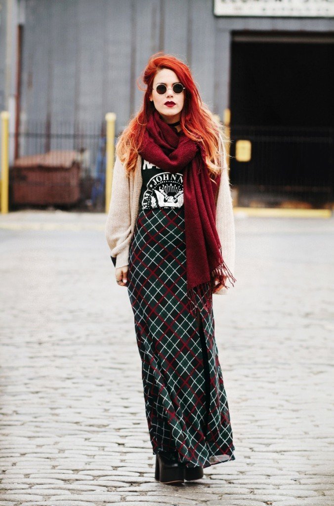 4.-checkered-maxi-skirt-with-graphic-top-and-scarf