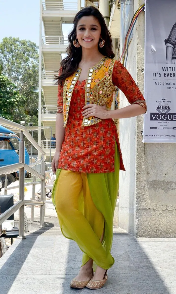 stylish dhoti pants outfit ideas (4)