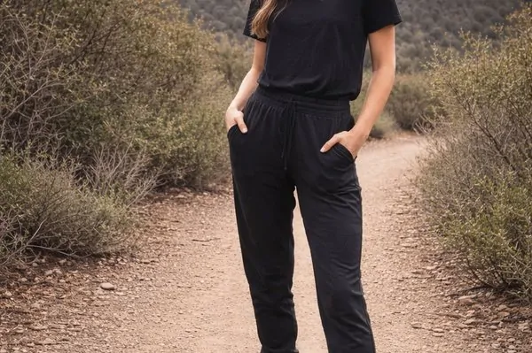 Hiking Outfits ideas for Women (30)