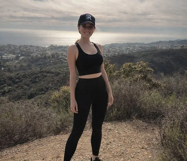Hiking Outfits ideas for Women (27)