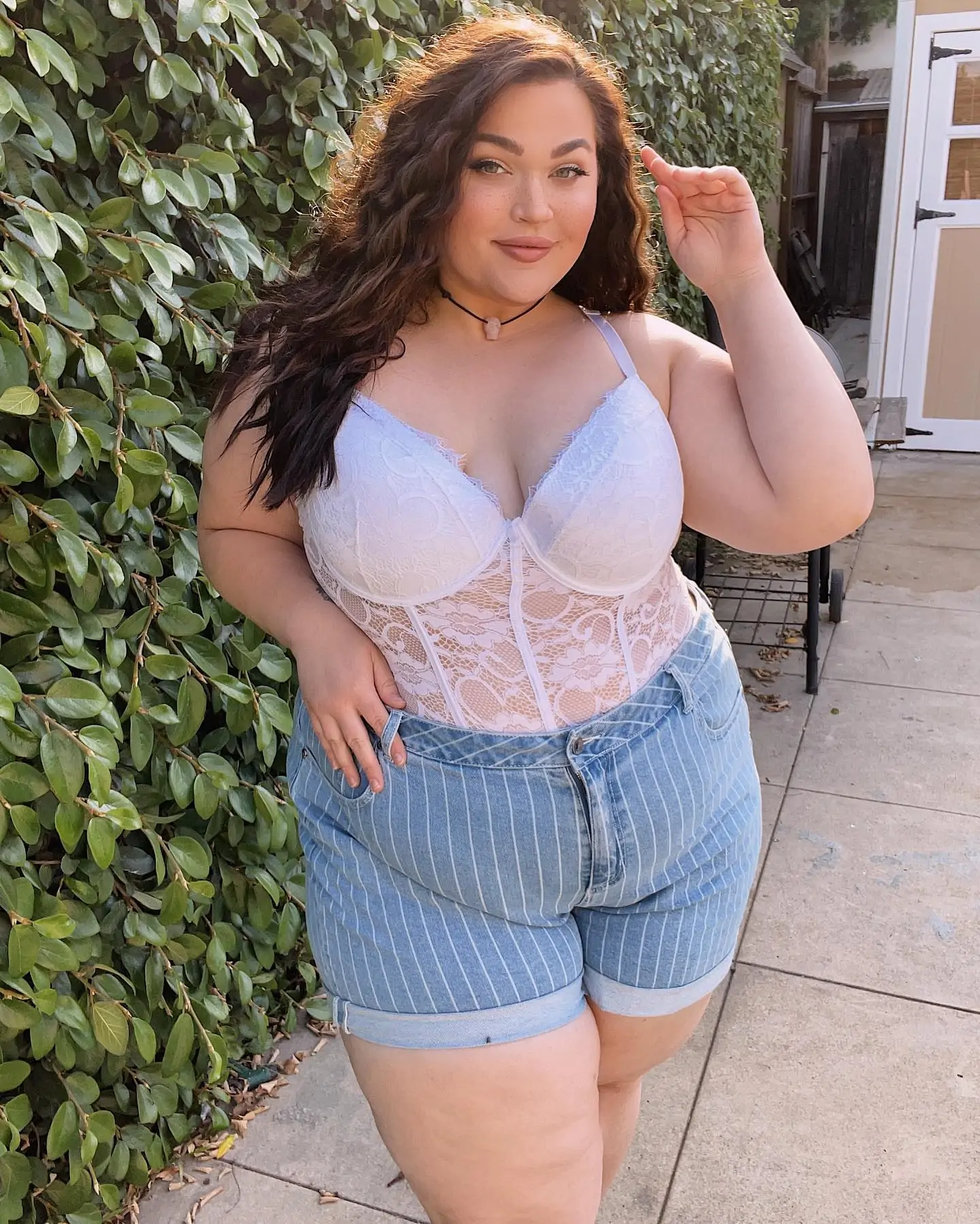 pinstriped shorts outfits curvy ladies