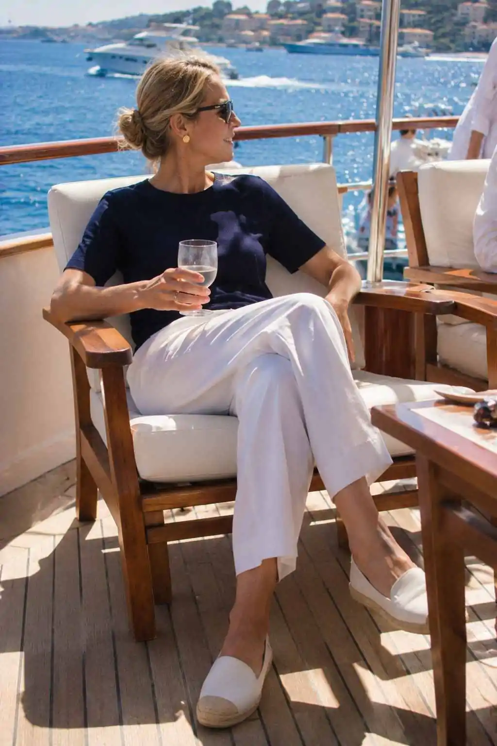 #15 - Navy and White Yacht Club Look - Old Money Summer Outfit Ideas